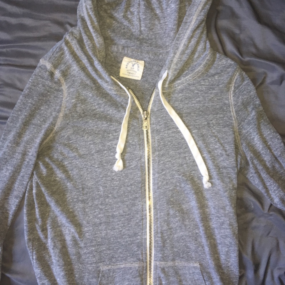 an american eagle zip up hoodie